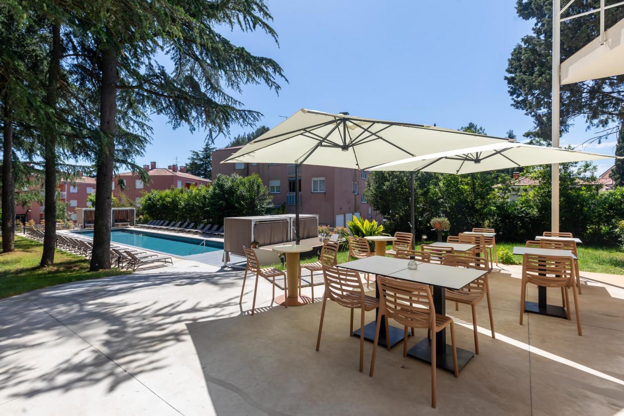 Hotel Emaus Novigrad Istria Exteriör bild