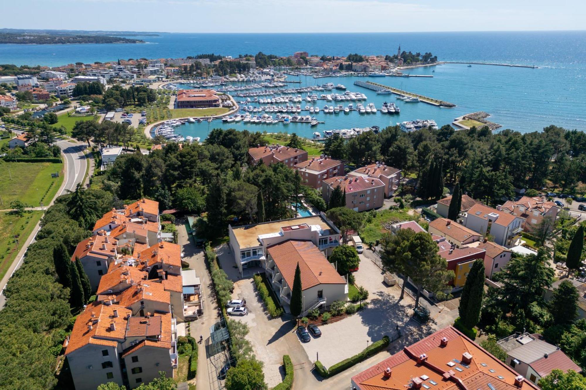 Hotel Emaus Novigrad Istria Exteriör bild
