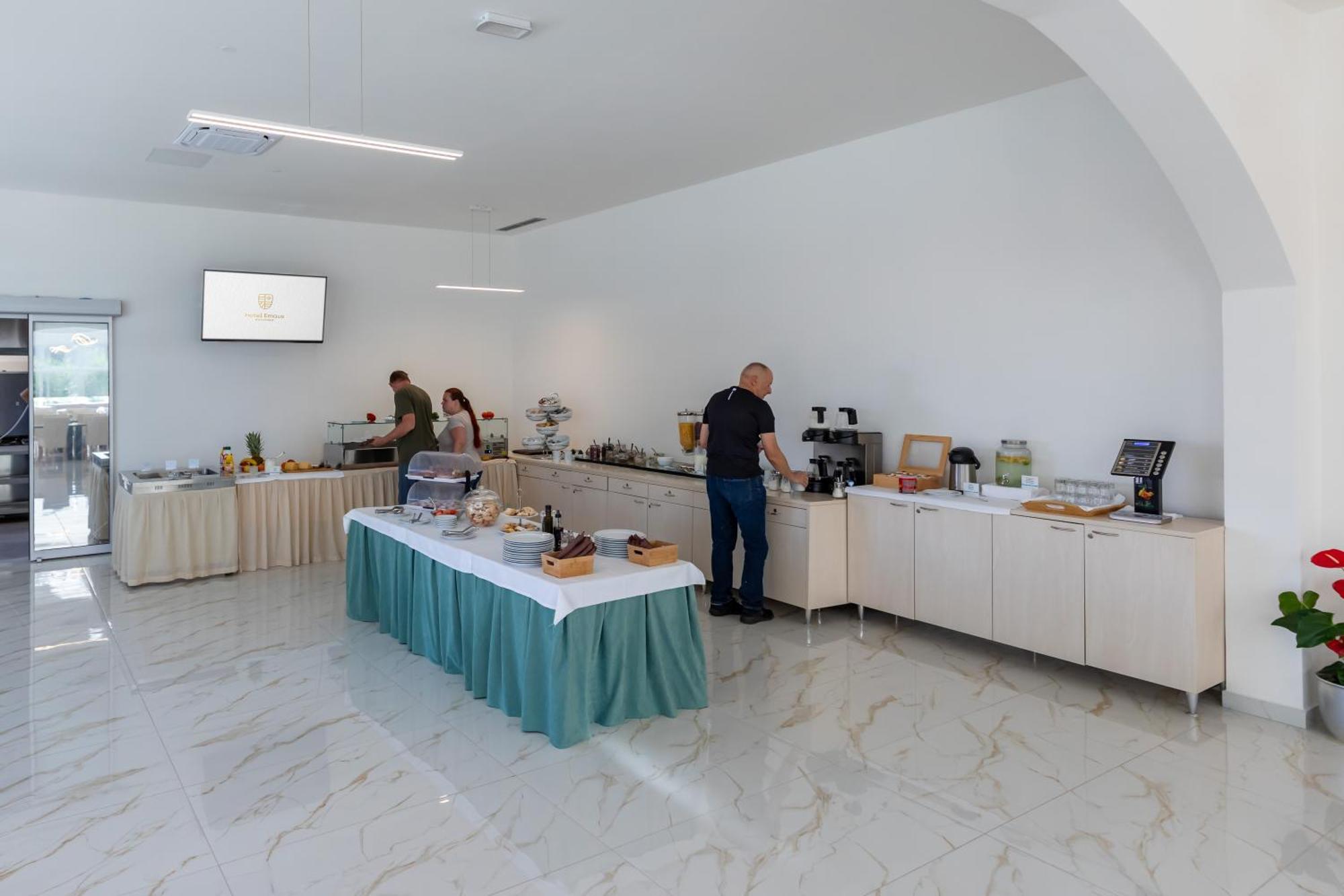 Hotel Emaus Novigrad Istria Exteriör bild