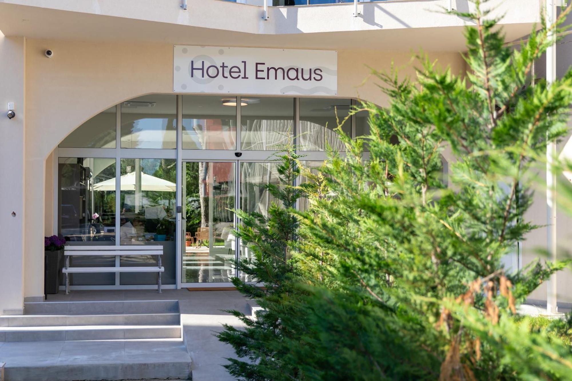 Hotel Emaus Novigrad Istria Exteriör bild