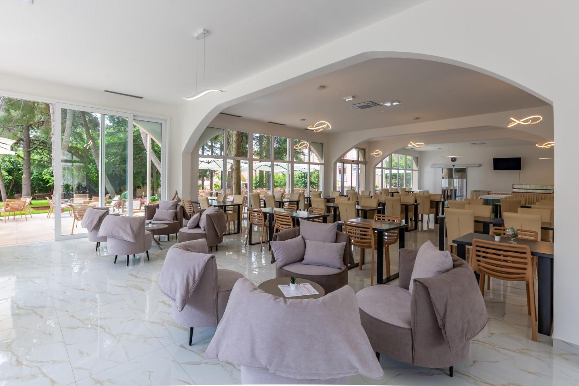Hotel Emaus Novigrad Istria Exteriör bild