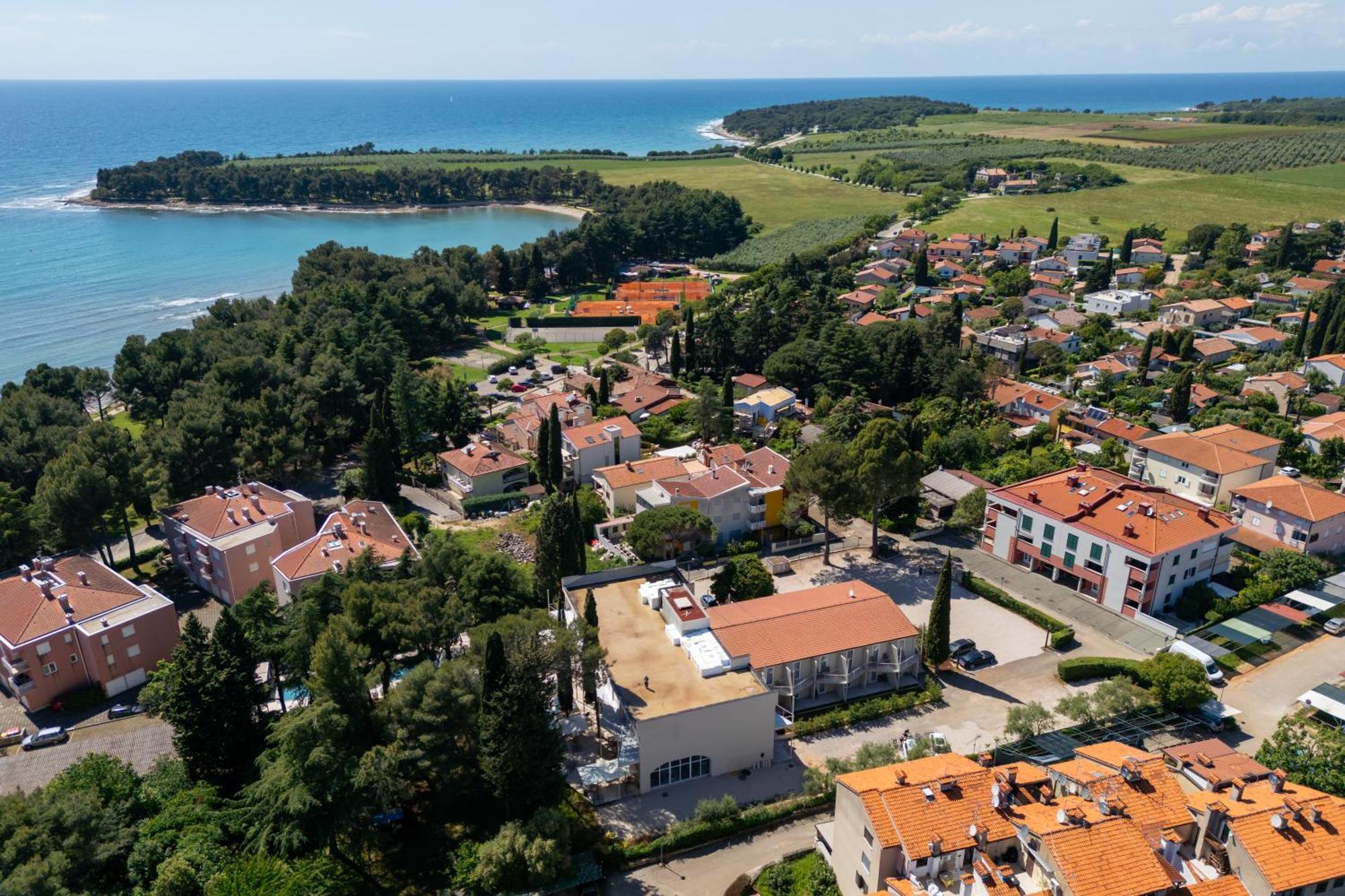Hotel Emaus Novigrad Istria Exteriör bild