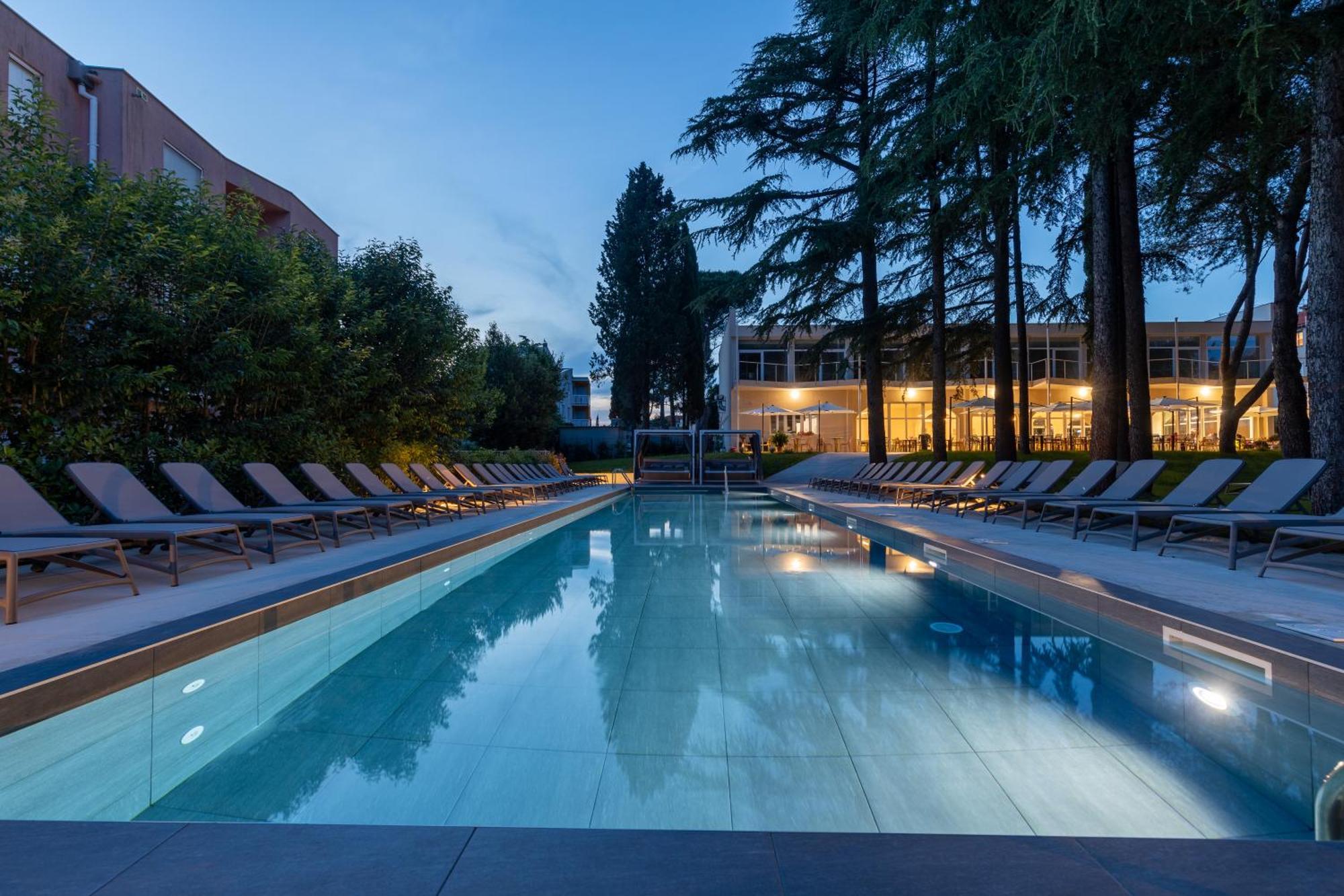 Hotel Emaus Novigrad Istria Exteriör bild