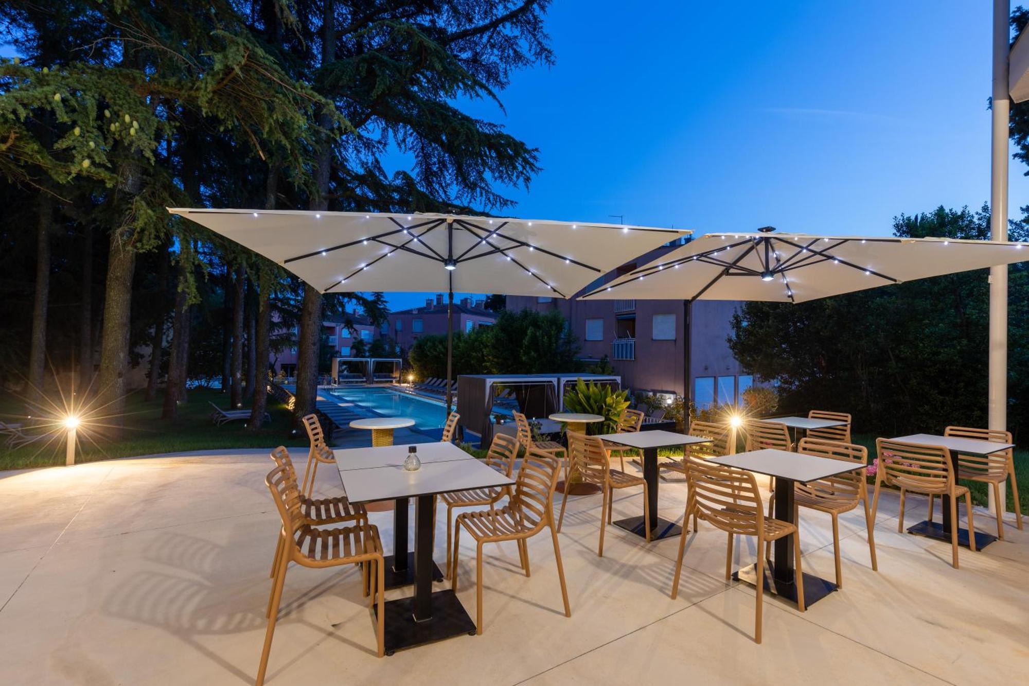 Hotel Emaus Novigrad Istria Exteriör bild