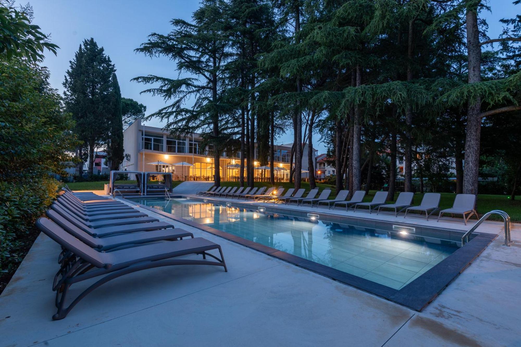 Hotel Emaus Novigrad Istria Exteriör bild